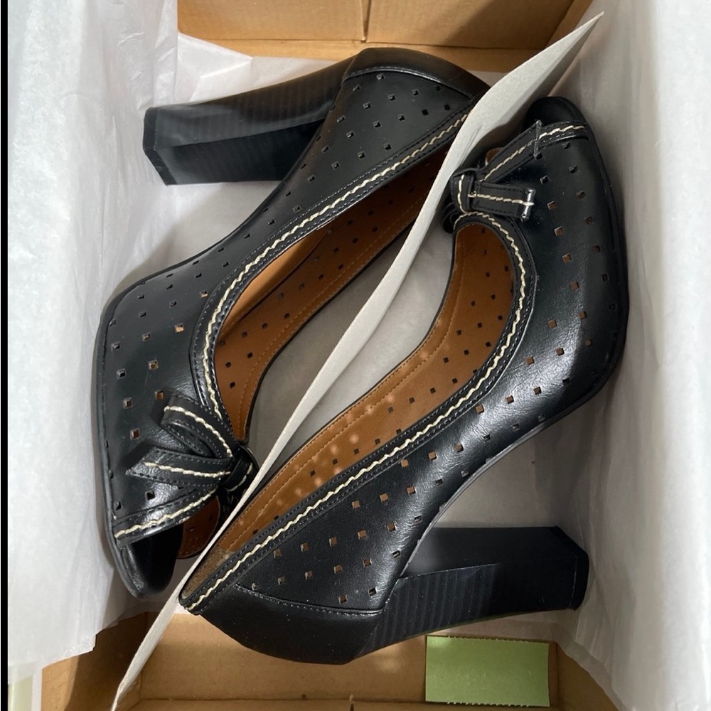 Women’s Shoes